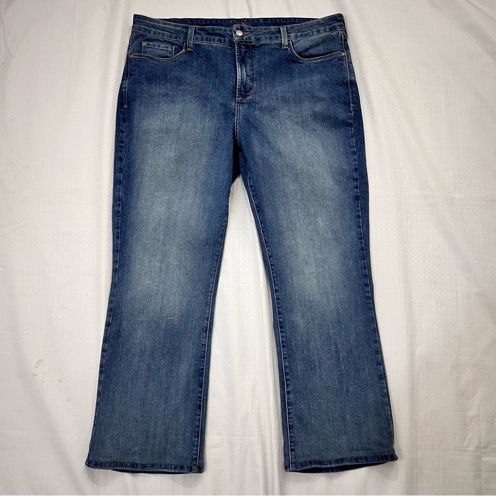 NYDJ ladies med wash bootcut jeans size 18W